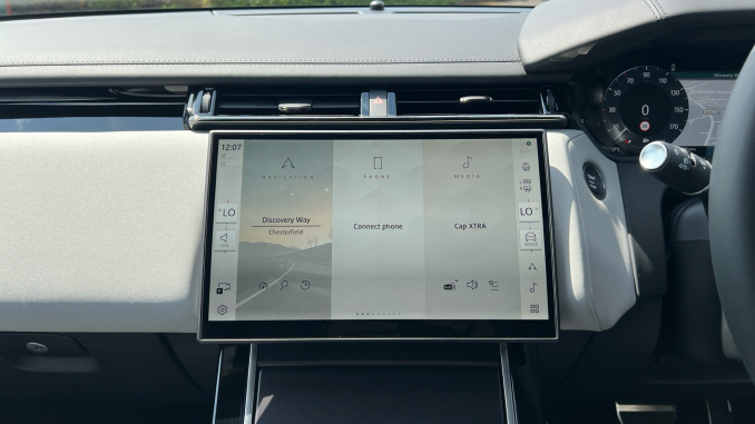Land Rover Range Rover Velar 3.0 D300 MHEV Belgravia Edition 5dr Auto Diesel Estate - Image 14